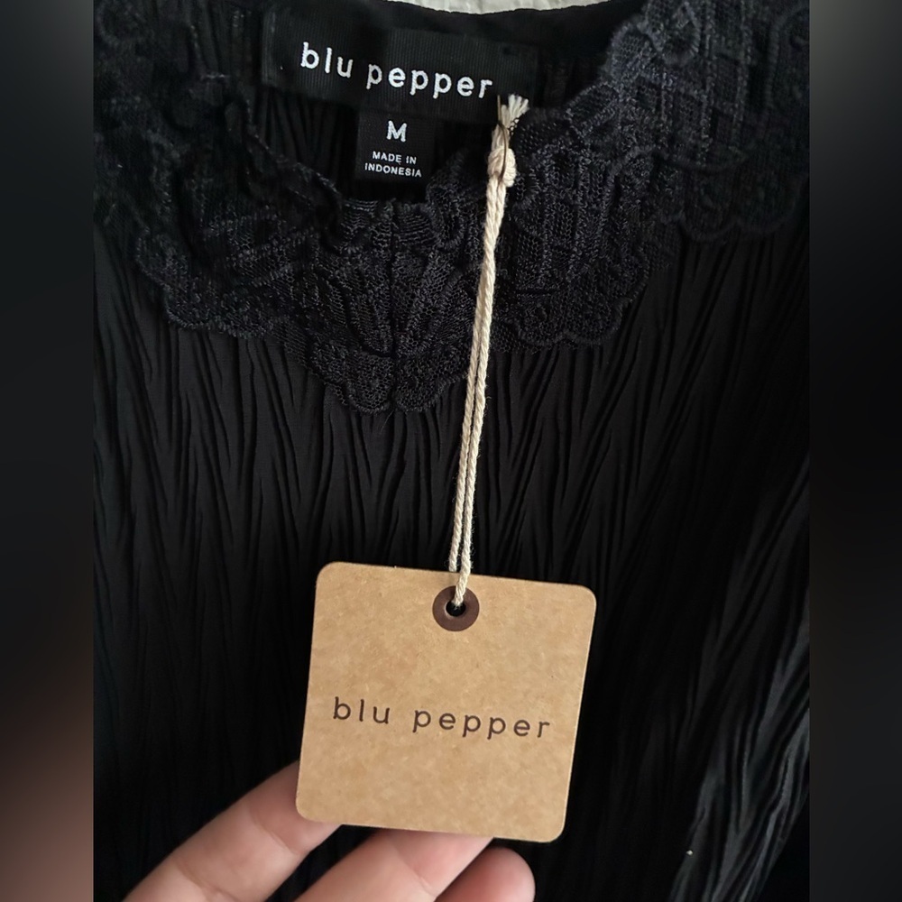 🆕Blu Pepper Black Lace-Trim Pleated Cami Top M🆕 - Picture 14 of 16